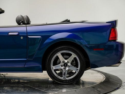 Used 2004 Ford Mustang Cobra image 9