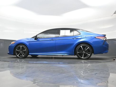 Used 2020 Toyota Camry XSE FWD image 32