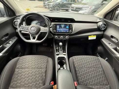 Used 2023 Nissan Kicks SV w/ Exterior Package FWD image 11