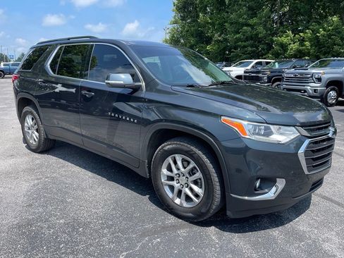Used 2021 Chevrolet Traverse LT AWD/4WD image 2