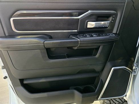 Used 2022 RAM 3500 Laramie image 33