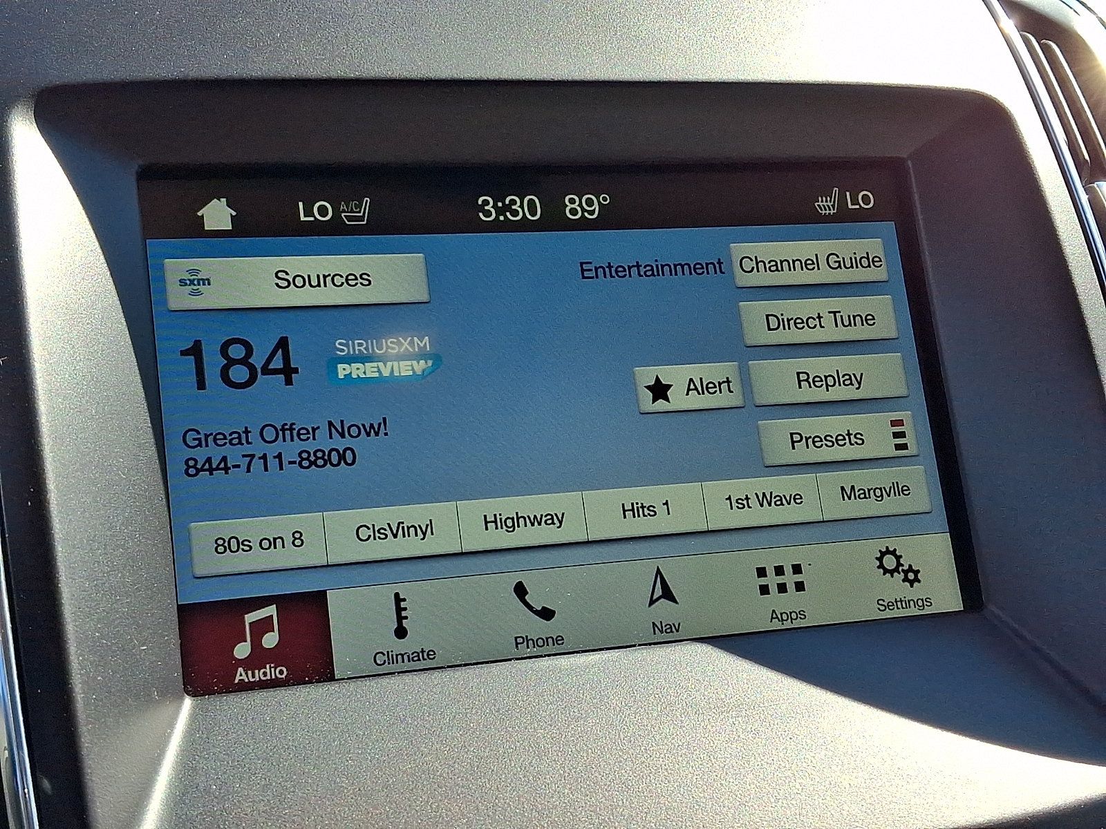 Used 2018 Ford Edge Titanium w/ Equipment Group 302A AWD/4WD image 19