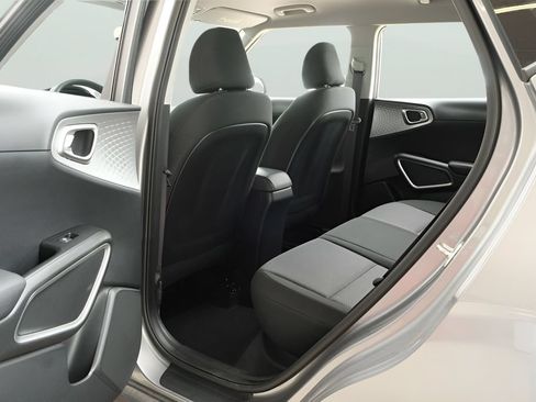 Used 2025 Kia Soul LX FWD image 11