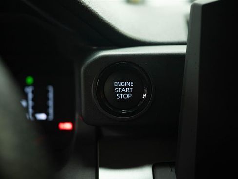 Used 2024 Toyota Tacoma SR5 AWD/4WD image 22