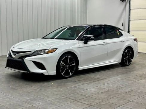 Used 2019 Toyota Camry XSE w/ Navigation Package FWD image 1