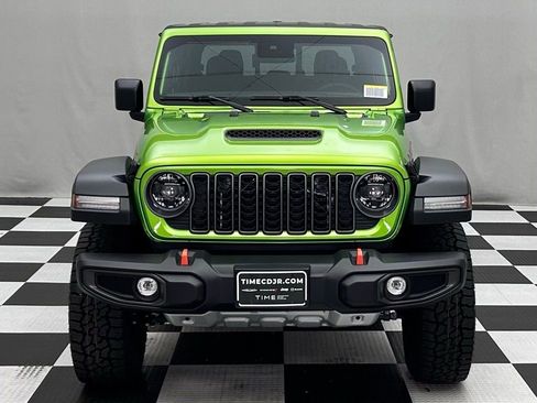 New 2025 Jeep Gladiator Mojave image 3