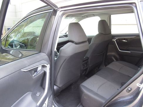 Used 2024 Toyota RAV4 XLE w/ Convenience Package image 14