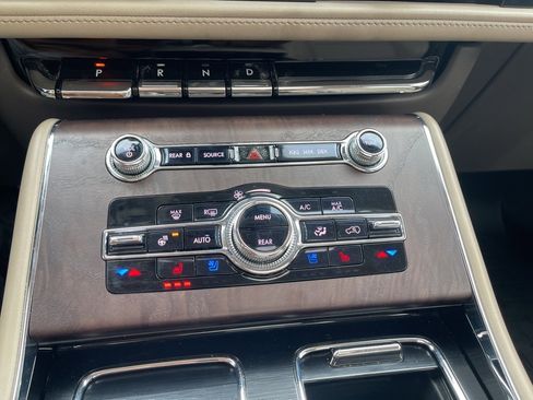 Used 2021 Lincoln Aviator Reserve w/ Equipment Group 201A image 29