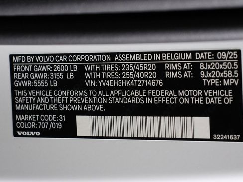 New 2026 Volvo EX40 Plus w/ Climate Package image 16