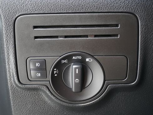 Used 2022 Mercedes-Benz Metris image 18