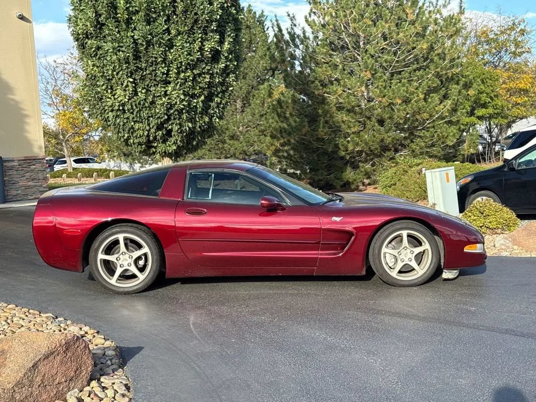 Used 2003 Chevrolet Corvette Coupe w/ Preferred Equipment Group RWD image 6