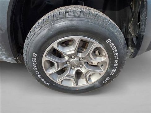 Used 2020 Jeep Cherokee Trailhawk w/ Cold Weather Group image 9