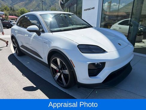 Certified 2025 Porsche Macan 4S Electric AWD/4WD image 2