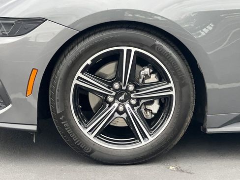 Used 2025 Ford Mustang Convertible RWD image 15