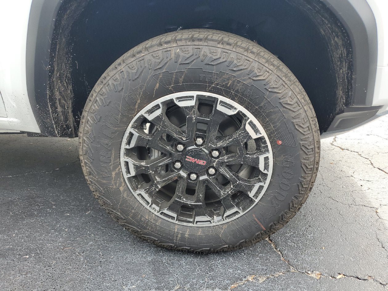 New 2026 GMC Canyon AT4 AWD/4WD image 6