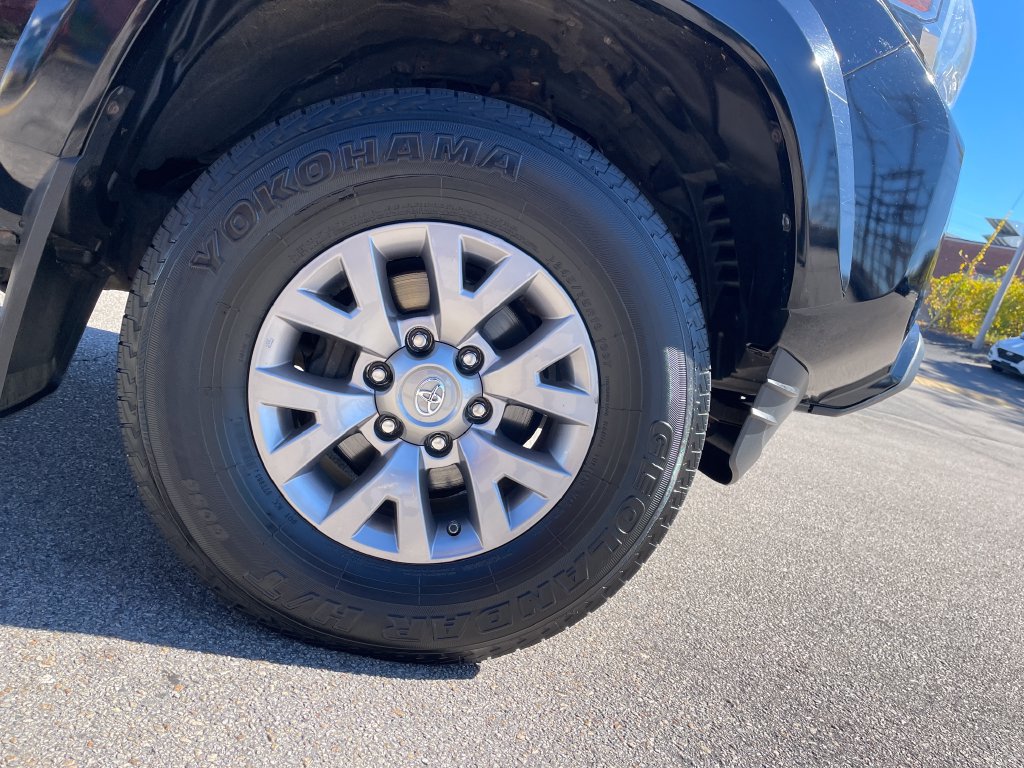 Used 2019 Toyota Tacoma SR5 AWD/4WD image 11