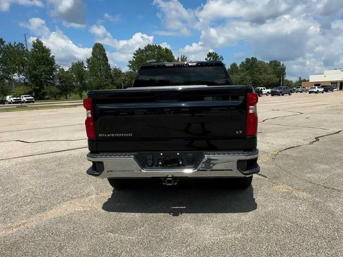 Used 2023 Chevrolet Silverado 1500 LT AWD/4WD image 7