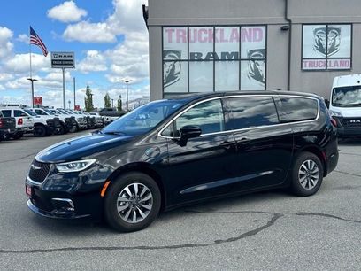 Used 2024 Chrysler Pacifica Limited