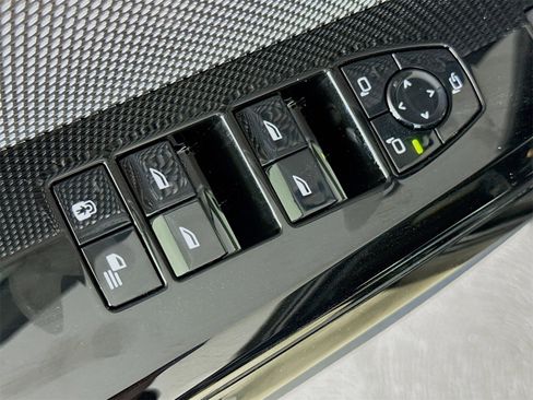 New 2026 BMW 740i w/ Premium Package image 18