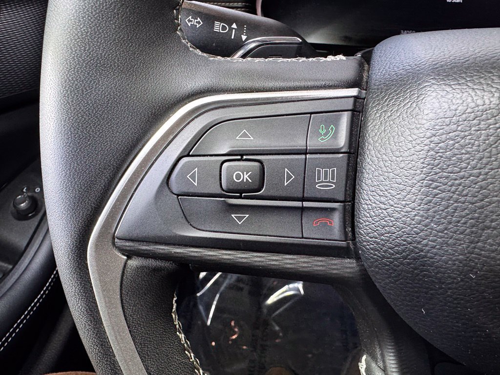 Used 2024 Jeep Grand Cherokee Altitude AWD/4WD image 21