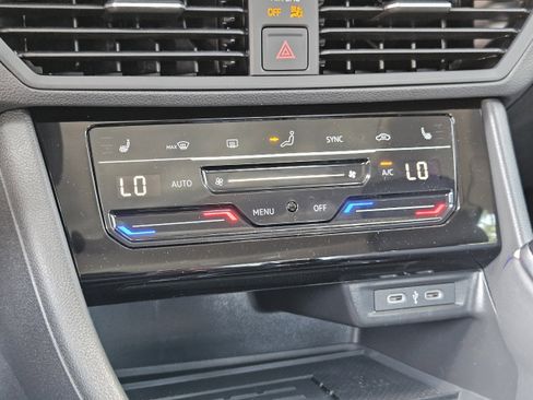 New 2025 Volkswagen Jetta SE image 27