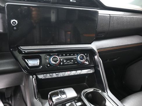 Used 2022 GMC Sierra 1500 AT4 w/ AT4 Premium Package image 5