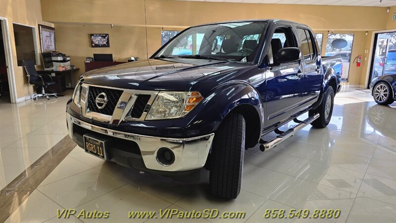 Used 2011 Nissan Frontier SV RWD image 2