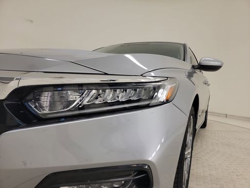 Used 2019 Honda Accord EX image 11