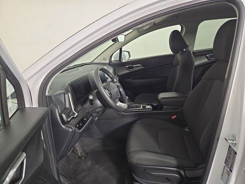 Certified 2025 Kia Sportage LX image 13