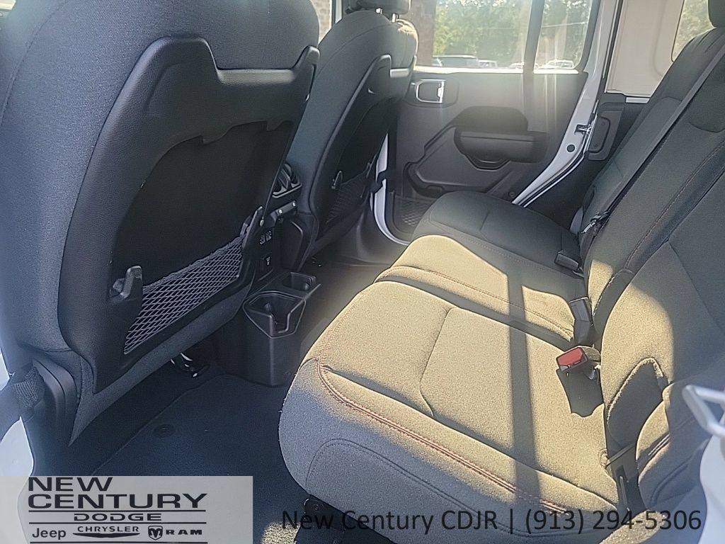 Used 2026 Jeep Wrangler Unlimited Rubicon AWD/4WD image 16