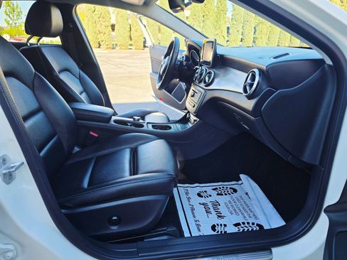 Used 2017 Mercedes-Benz GLA 250 4MATIC image 28