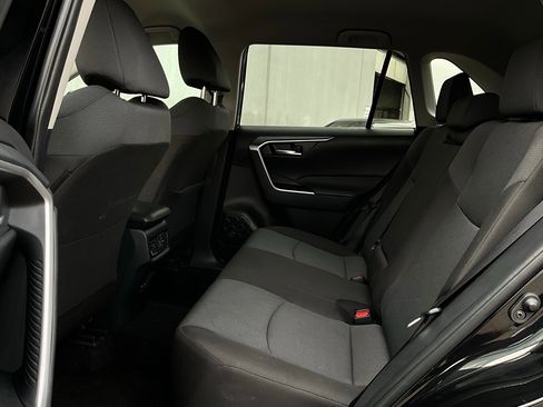 Used 2025 Toyota RAV4 XLE image 12