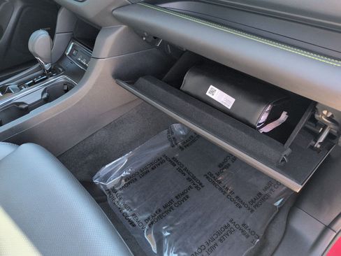 Used 2025 Subaru Ascent Bronze Edition image 32