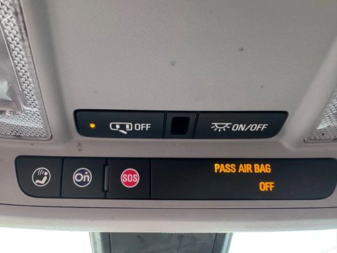 Used 2017 Chevrolet Malibu LT image 34