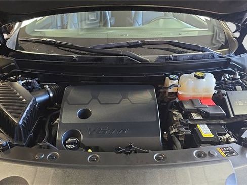 Used 2023 Buick Enclave Essence w/ LPO, Touring Package image 24