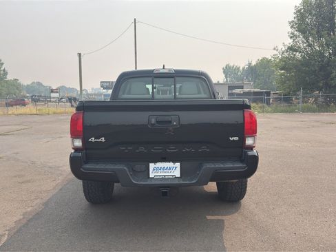 Used 2018 Toyota Tacoma SR AWD/4WD image 24