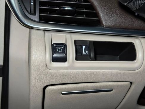 Used 2013 Cadillac XTS Luxury image 38