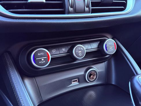 Used 2018 Alfa Romeo Stelvio AWD w/ Convenience Package image 23