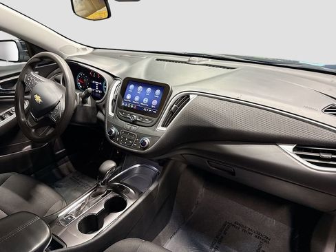 Used 2024 Chevrolet Malibu LT image 28