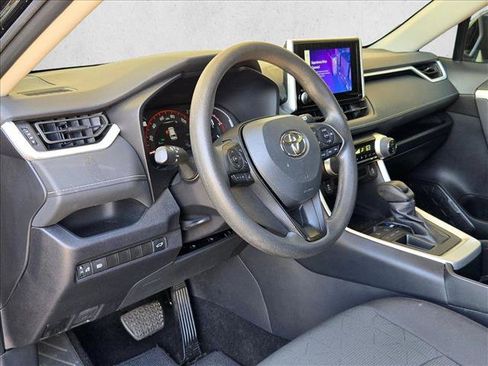 Used 2024 Toyota RAV4 XLE w/ Convenience Package FWD image 9