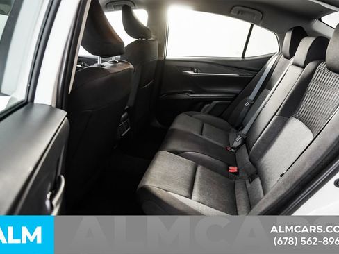 Used 2025 Toyota Camry LE image 17