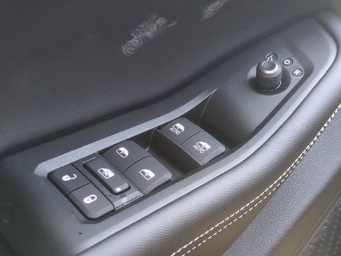 New 2025 Jeep Grand Cherokee Laredo image 24