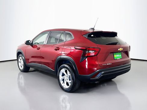 Used 2024 Chevrolet Trax LS w/ LS Convenience Package FWD image 7