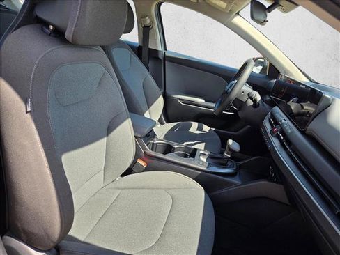 Used 2025 Kia K4 LXS image 19
