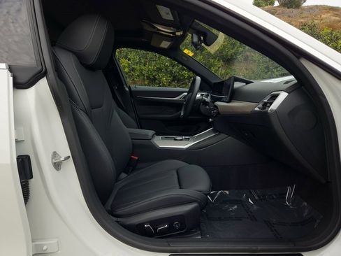 Used 2025 BMW i4 eDrive40 image 23