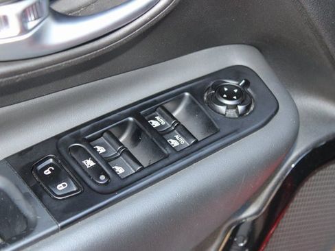 Used 2022 Jeep Renegade Altitude w/ Sun/Sound Group image 21