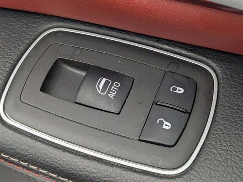 Used 2022 RAM 1500 Rebel image 33