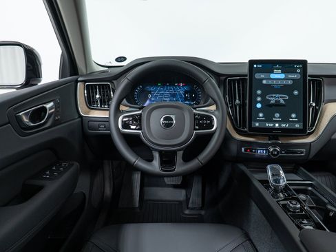 New 2026 Volvo XC60 B5 Core w/ Climate Package image 17