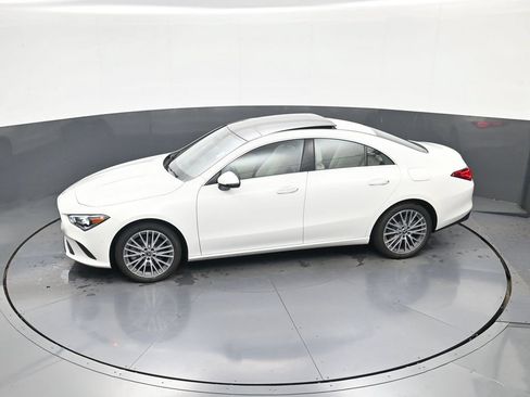 Used 2022 Mercedes-Benz CLA 250 4MATIC image 30