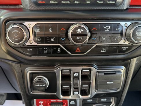 Used 2022 Jeep Gladiator Rubicon w/ LED Lighting Group image 26